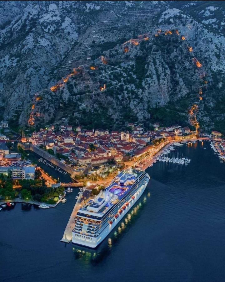 Studio Apartment Silva Kotor Eksteriør bilde